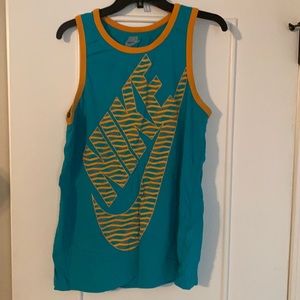 Nike tank, like new size Large